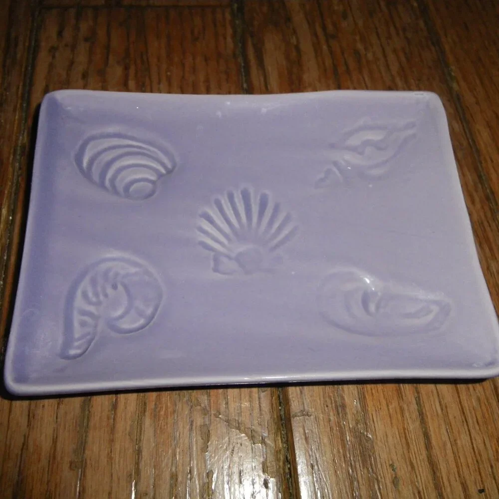 Ceramic Bathroom Set Toothbrush Cup & Soap Dish w/ Shells Pattern